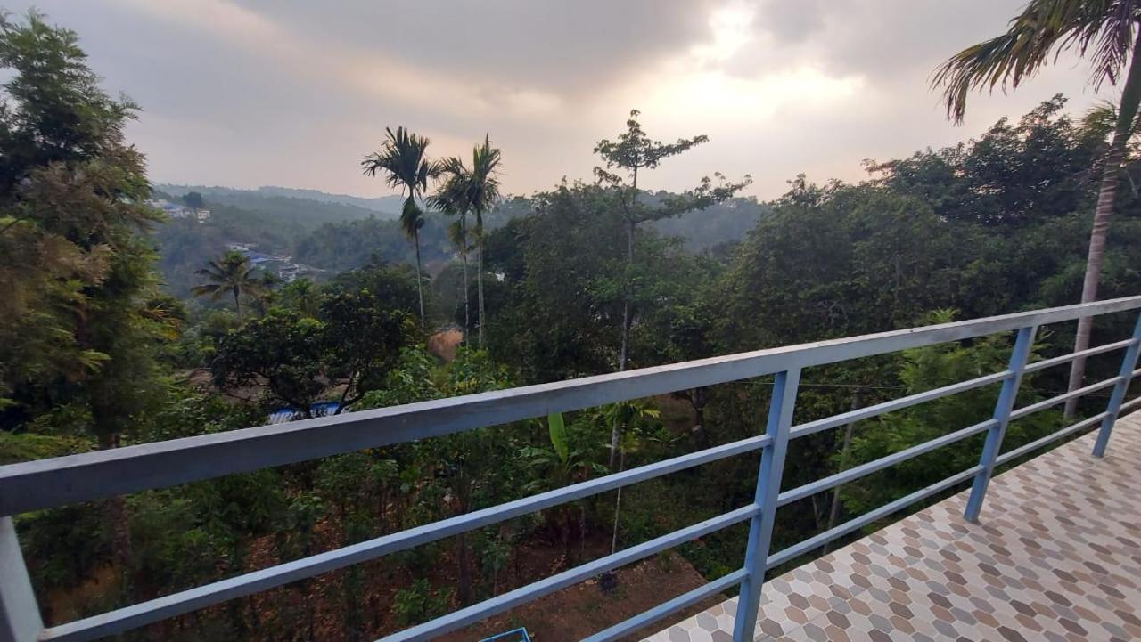 Greenpepperhomestay Munnar Anaviratty Екстериор снимка